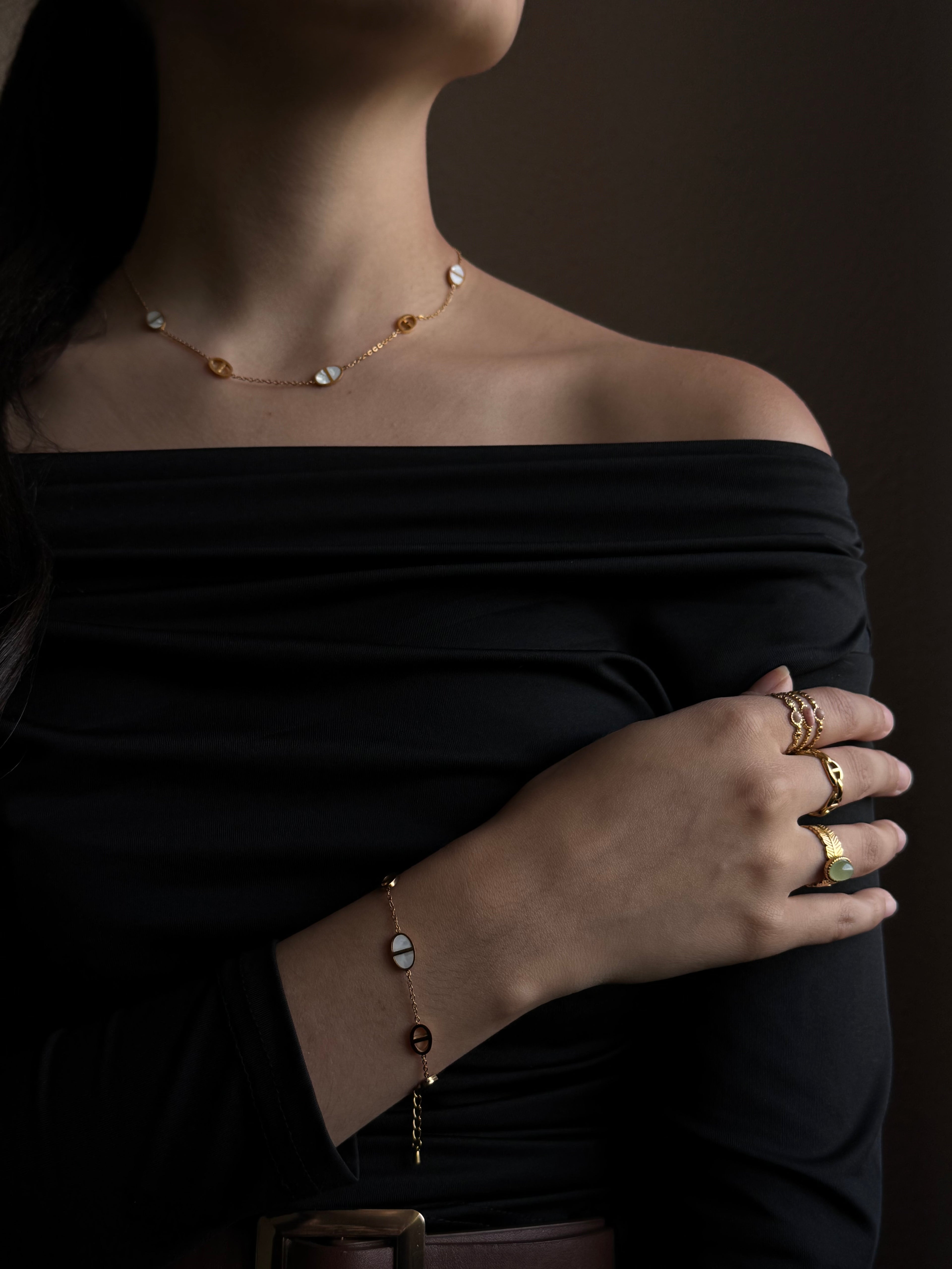 Collier Ava
