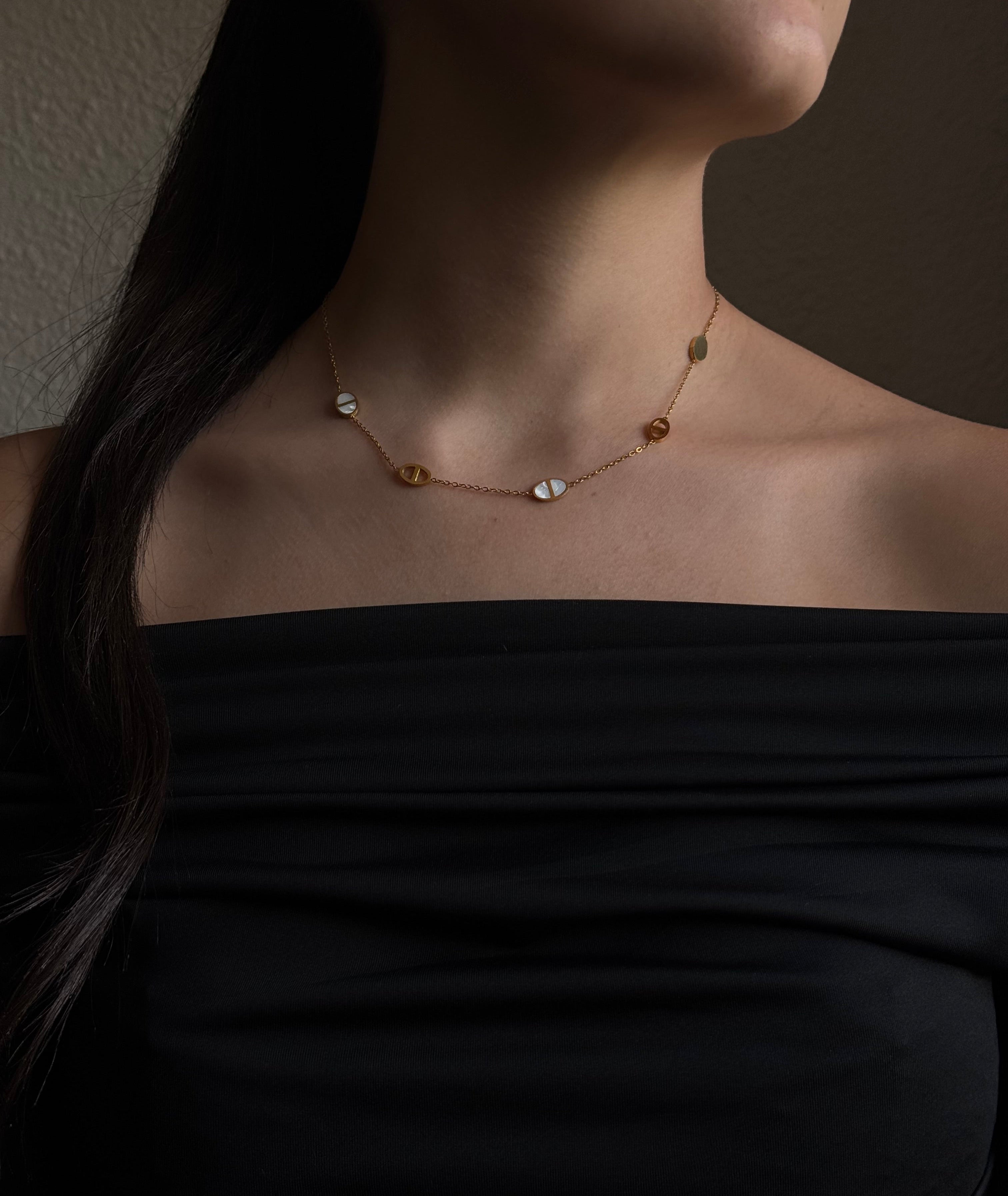 Collier Ava